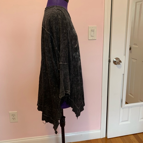 Jess and Jane Black Mineral Wash 3/4 Sleeve Top - Picture 3 of 4